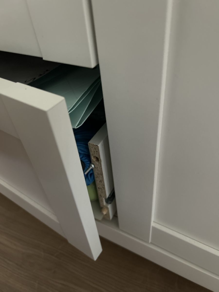 Commodes: Sideboard weiss Holzoptik – Défectueux à Steinmaur par jul_6xzz 1