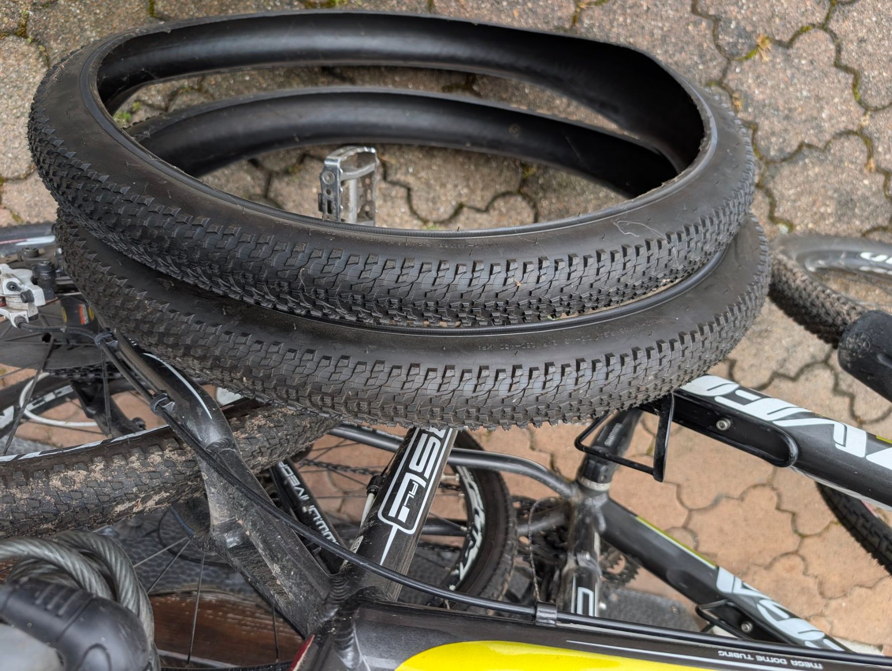 Velos: Fahrräder – Gebraucht aus Küssnacht am Rigi von bzrzbzrz 3