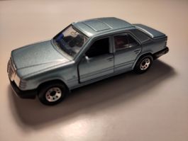 Modellauto Matchbox Mercedes Benz 300E