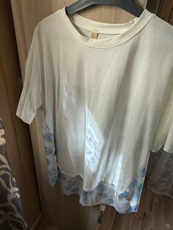 T-shirt femme blanc imprimé bleu coupe large état neuf