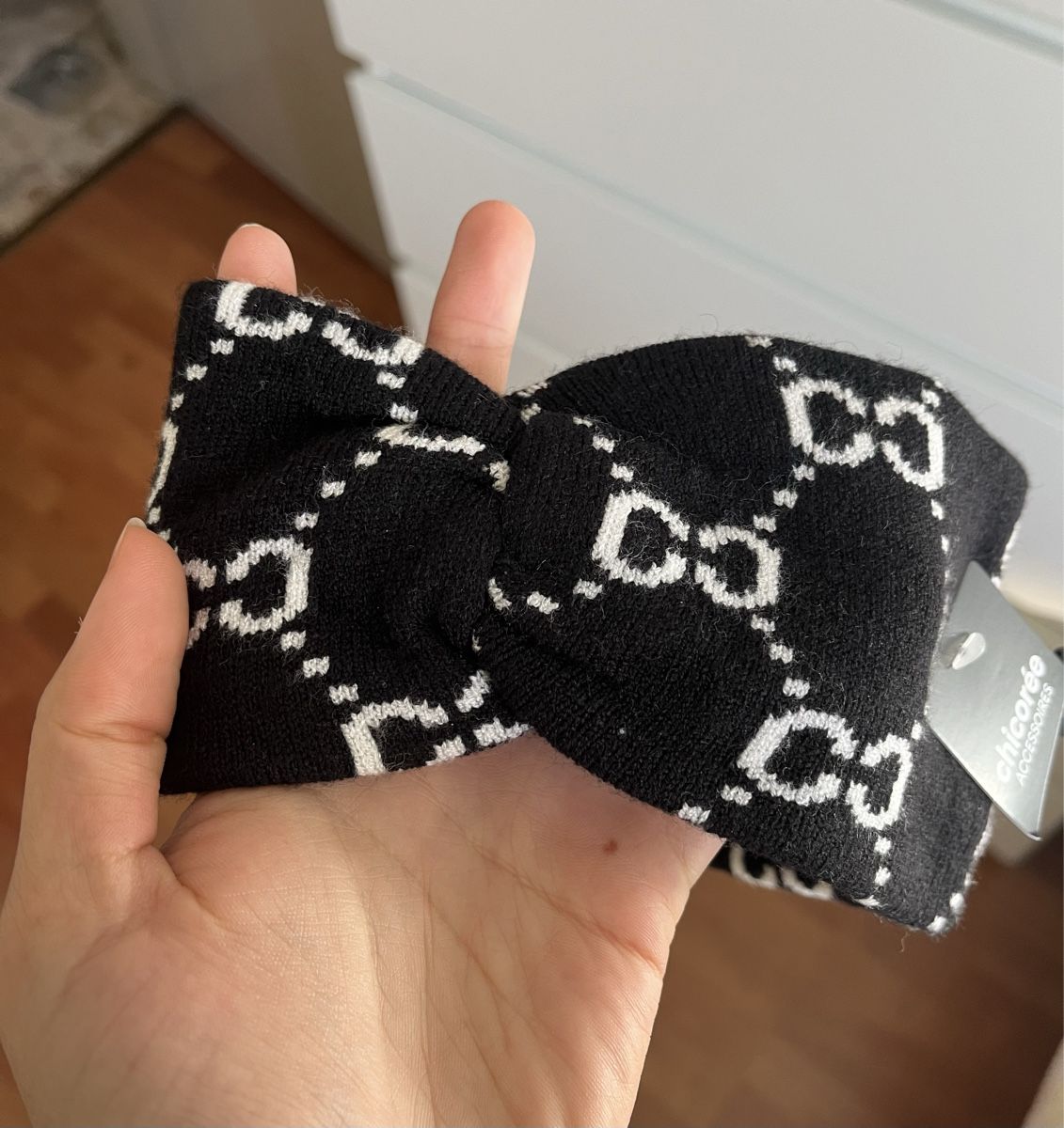 Accessori per capelli: Fascia per capelli Chicoree Accessoires, nera e bianca. – Nuovo e nell'imballaggio originale da Echandens venduto da lillisfashion 1