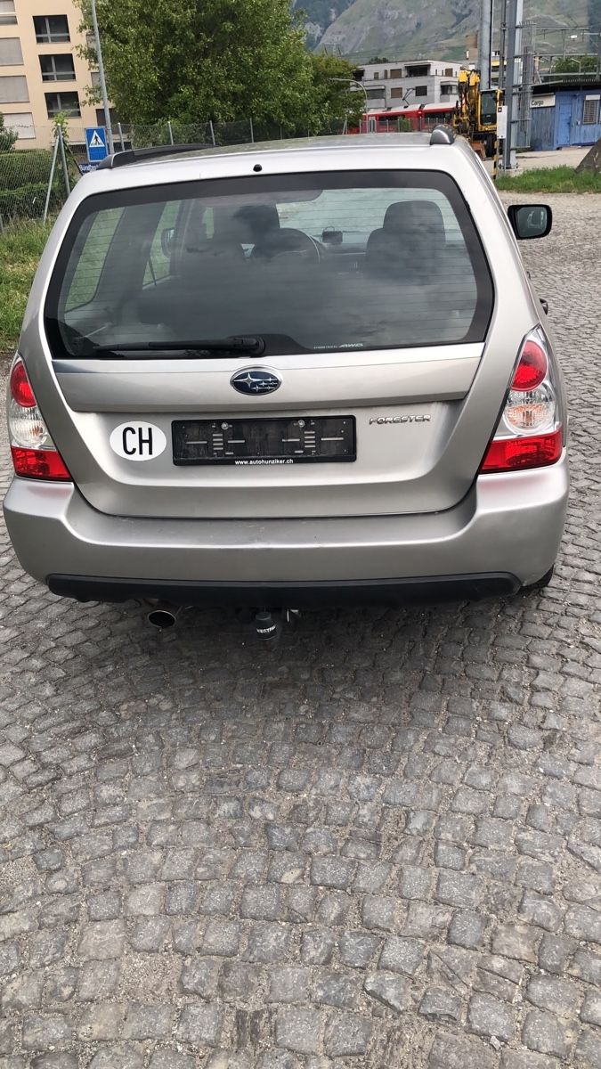 Subaru Autos: Subaru Forester 2.0X 4WD Handschaltung mit Untersetzung – D'occasion à Chur par rme_lm9j 2
