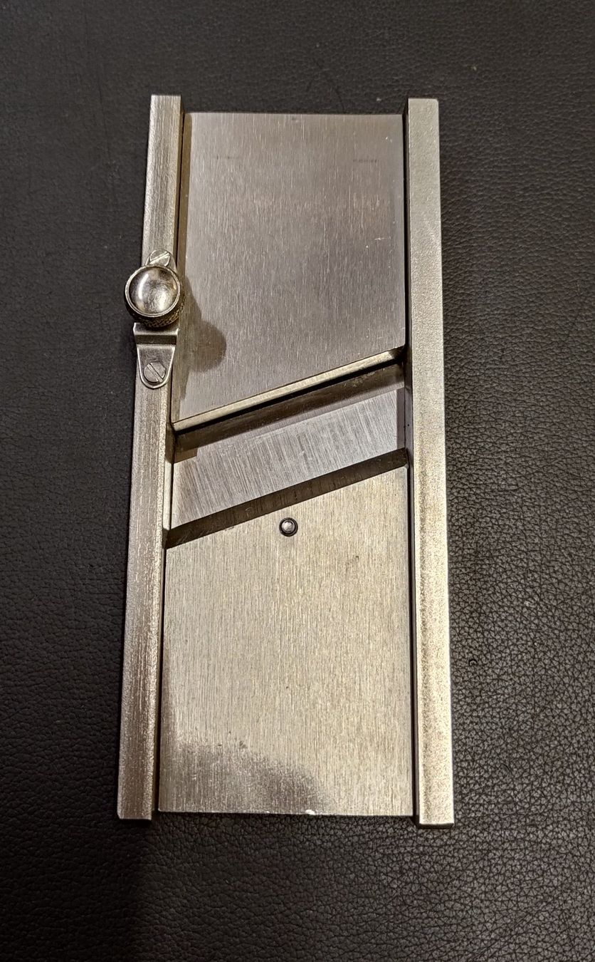 Elettrodomestici da cucina: Trüffelhobel Louis Tellier – Nuovo e nell'imballaggio originale da Gerzensee venduto da cobo02