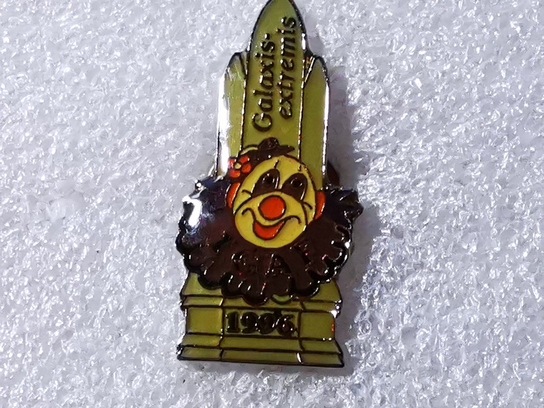 Placchette & Badge: Ansteckpin 42: Galaxis Extremis – Usato da Oppligen venduto da Pin-Fall-Shop