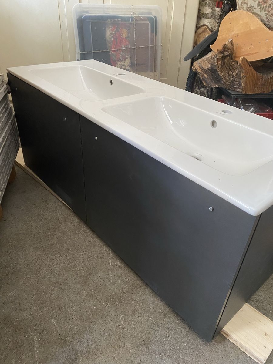 Mobili per bagno: Waschtisch Loosli mit Duravit Aufsatz – Usato da Oberarth venduto da leandro-e