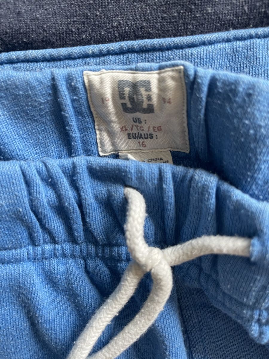 Lotti & Set di vestiti: DC Set 16J\164 Kapuzzenpulli Shorts – Usato da Muttenz venduto da Susanne81002 1