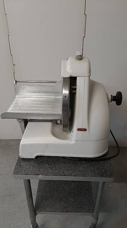 Berkel Appareils de cuisine: Berkel 836 Aufschnittmaschine, Fleischmaschine – D'occasion à Ricken SG par Bobo66 2