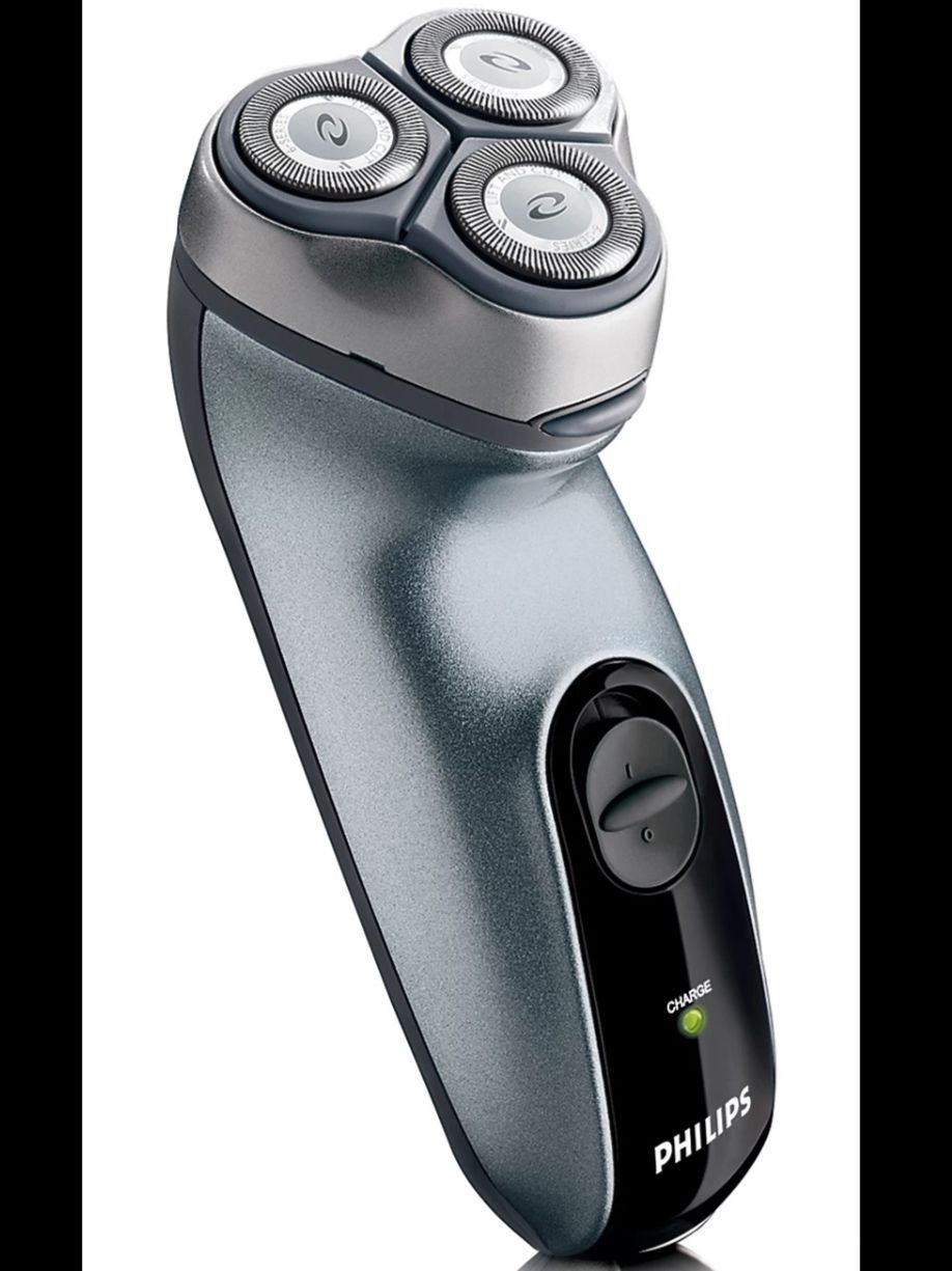 Philips Rasoi & Lamette da barba: Elektrorasierer Philips HQ6695 – Usato da Bassersdorf venduto da geronjmo