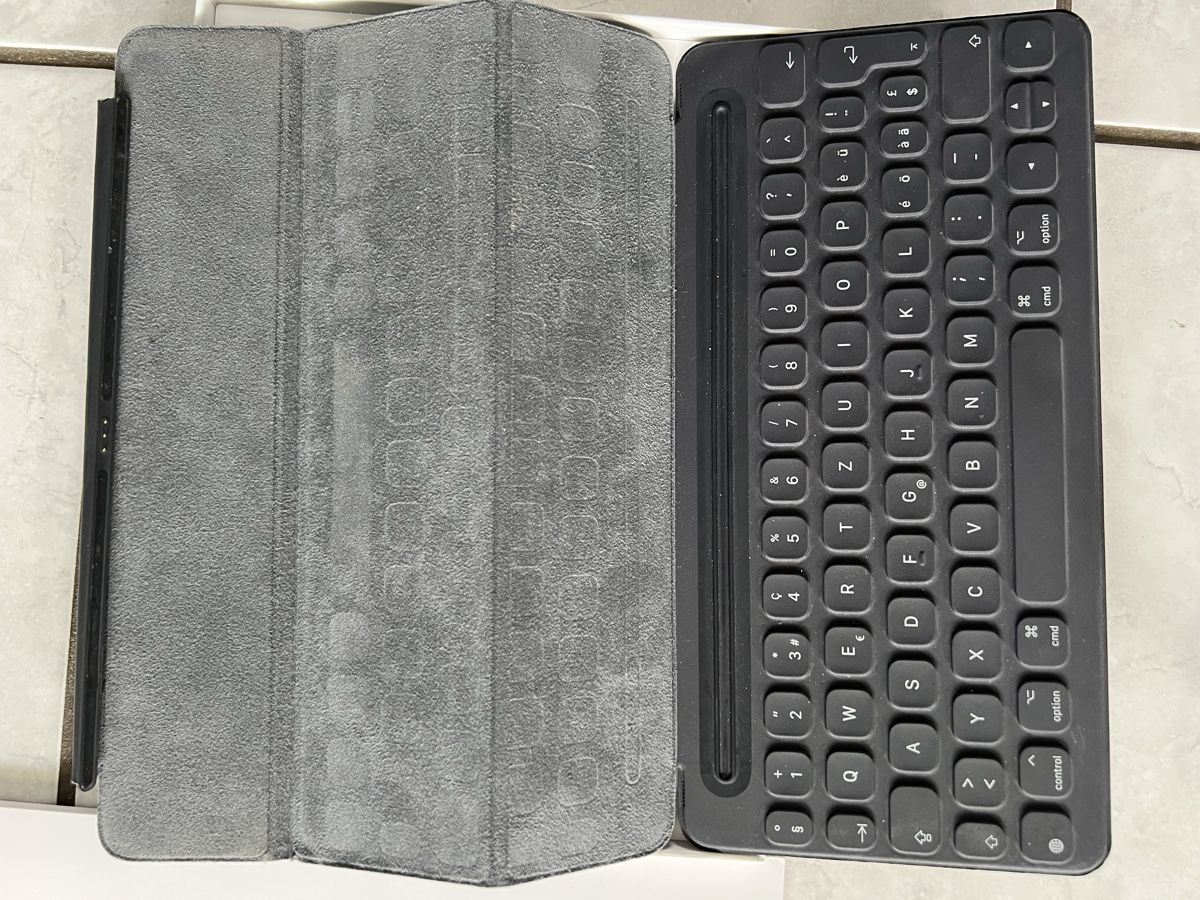 Apple Tastiere: IPad Pro Smart Keyboard (9.7-inch) – Usato da Ebmatingen venduto da Samato 2