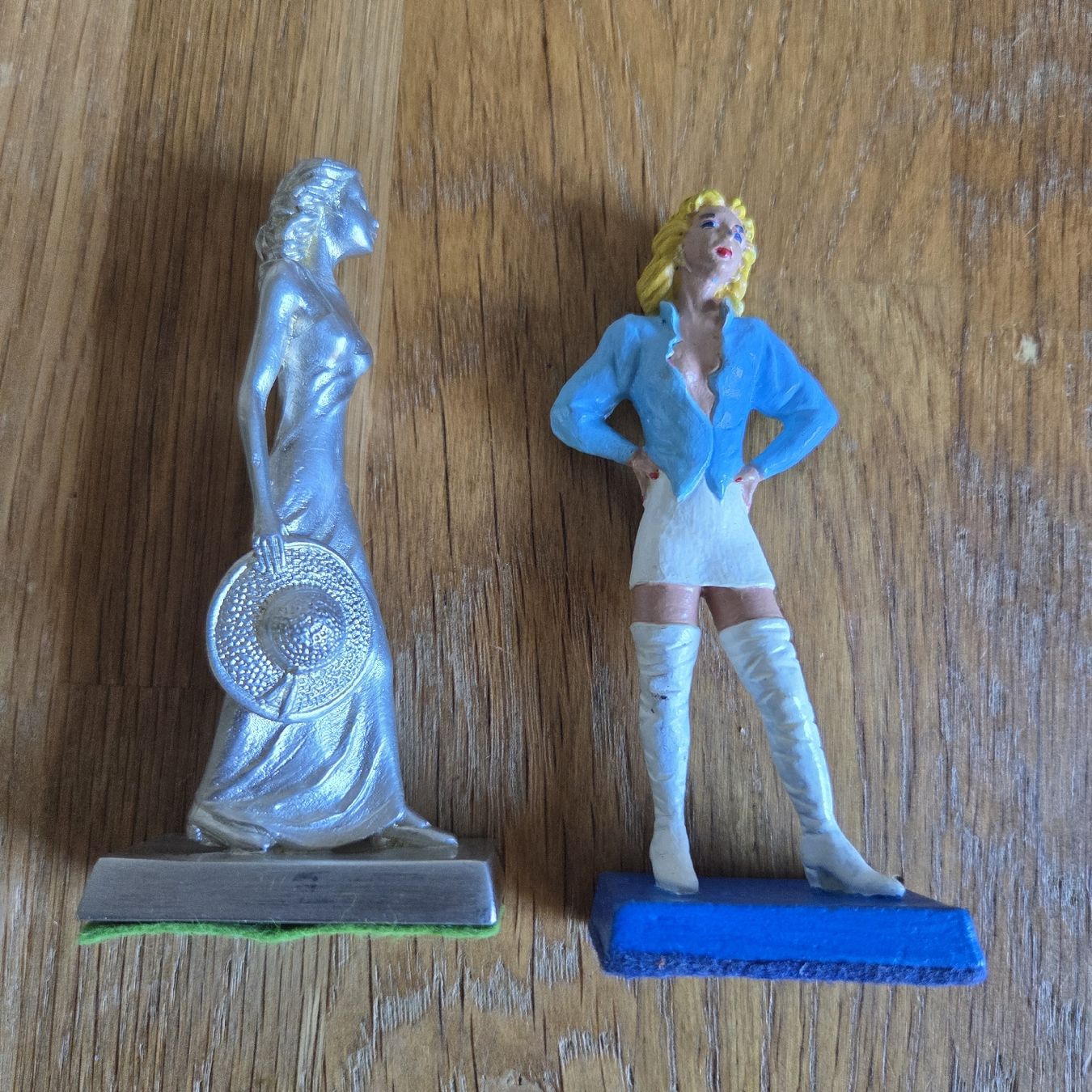 Figurines: 2 Tolle Frauen Figuren – D'occasion à Stans par Ducati16