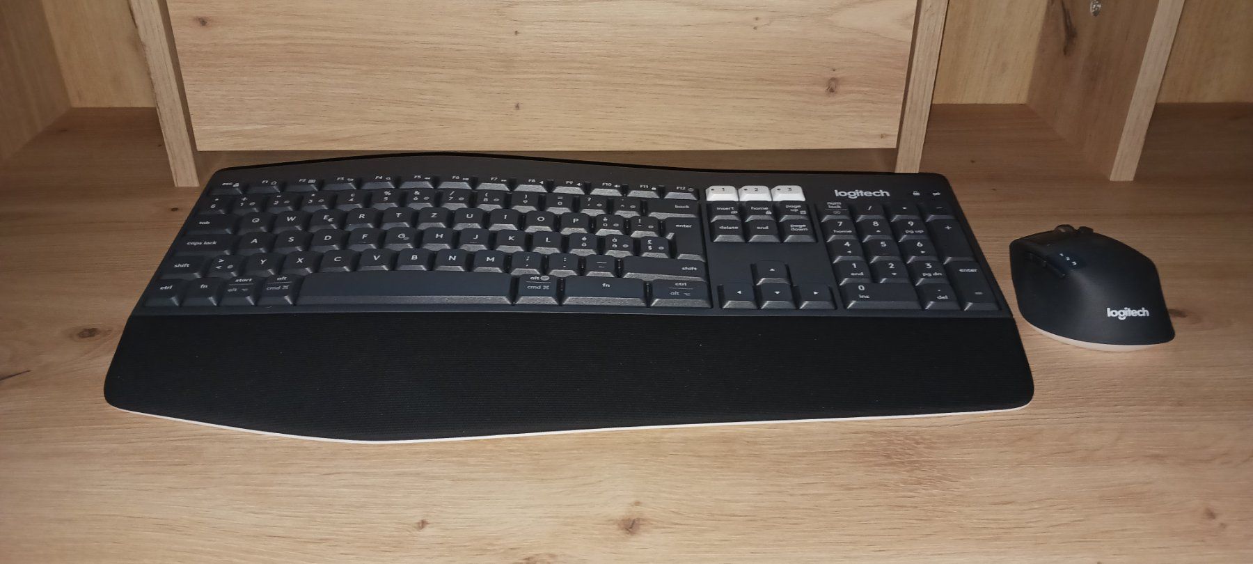 Hewlett Packard PC: Neuwertiger HP All-in-One 27 – Usato da Bronschhofen venduto da hobbykatz 1
