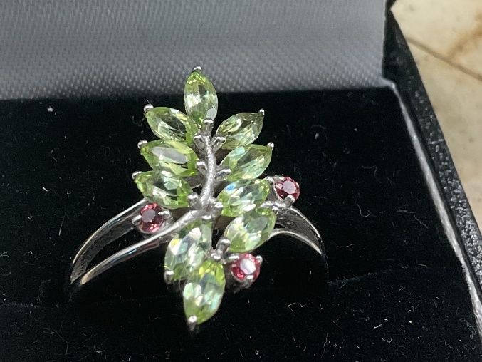 Ringe: Silberring mit Peridots und Saphiren, Gr.55.5 – Neu (gemäss Beschreibung) aus luzern von Alpendorf1 1