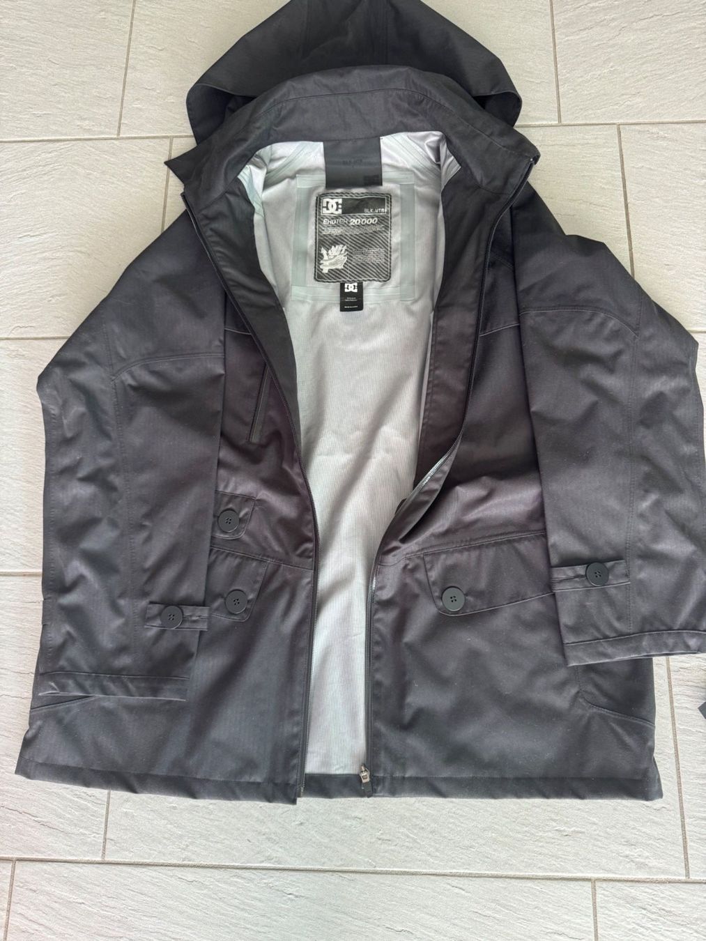 DC shoes Giacche: DC Shoes Männer windbreaker / outershell Jacke Gr. L – Nuovo (secondo la descrizione) da Rorbas venduto da binajas 2