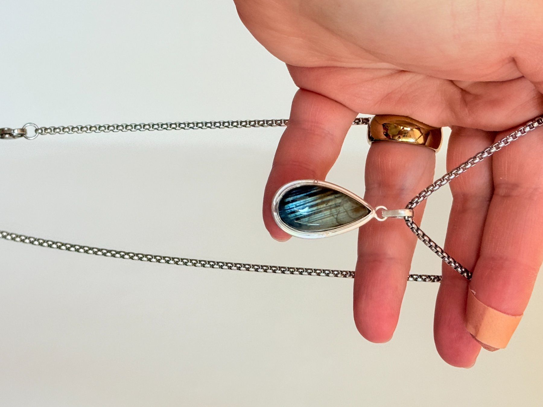 Catenine: Collier pendentif larme en labradorite élégant – Nuovo e nell'imballaggio originale da Genève venduto da AWWA 7