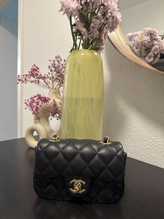 Schwarz Chanel Tasche (nicht Original) 