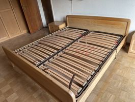 Doppelbett inkl. 2 Nachttische