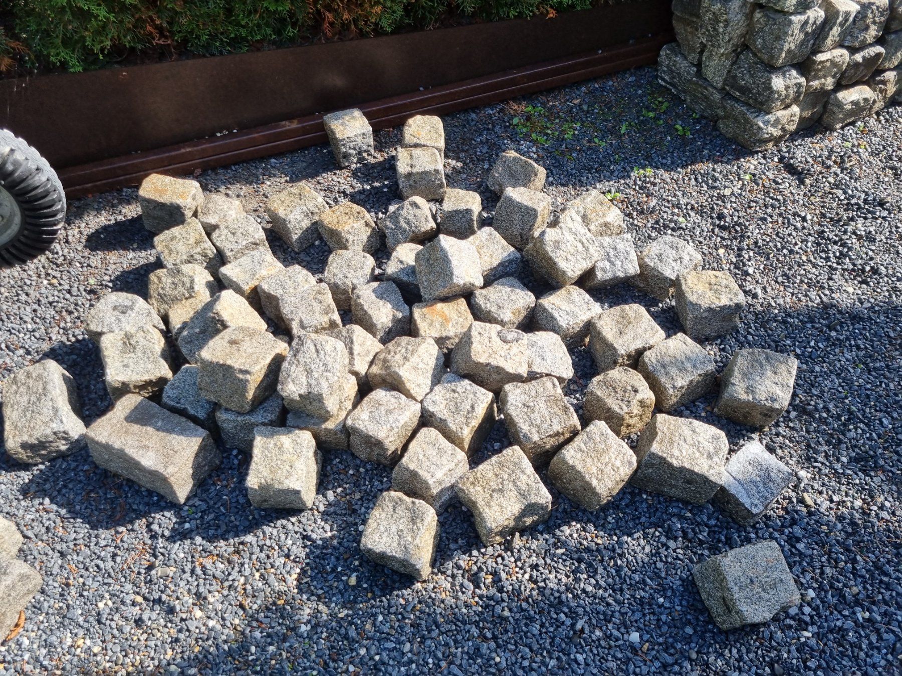 Pietre & tegole: gut 80 Stück Granit Pflastersteine, div. Grössen – Usato da Fürstenaubruck venduto da PizBeverin2018 1