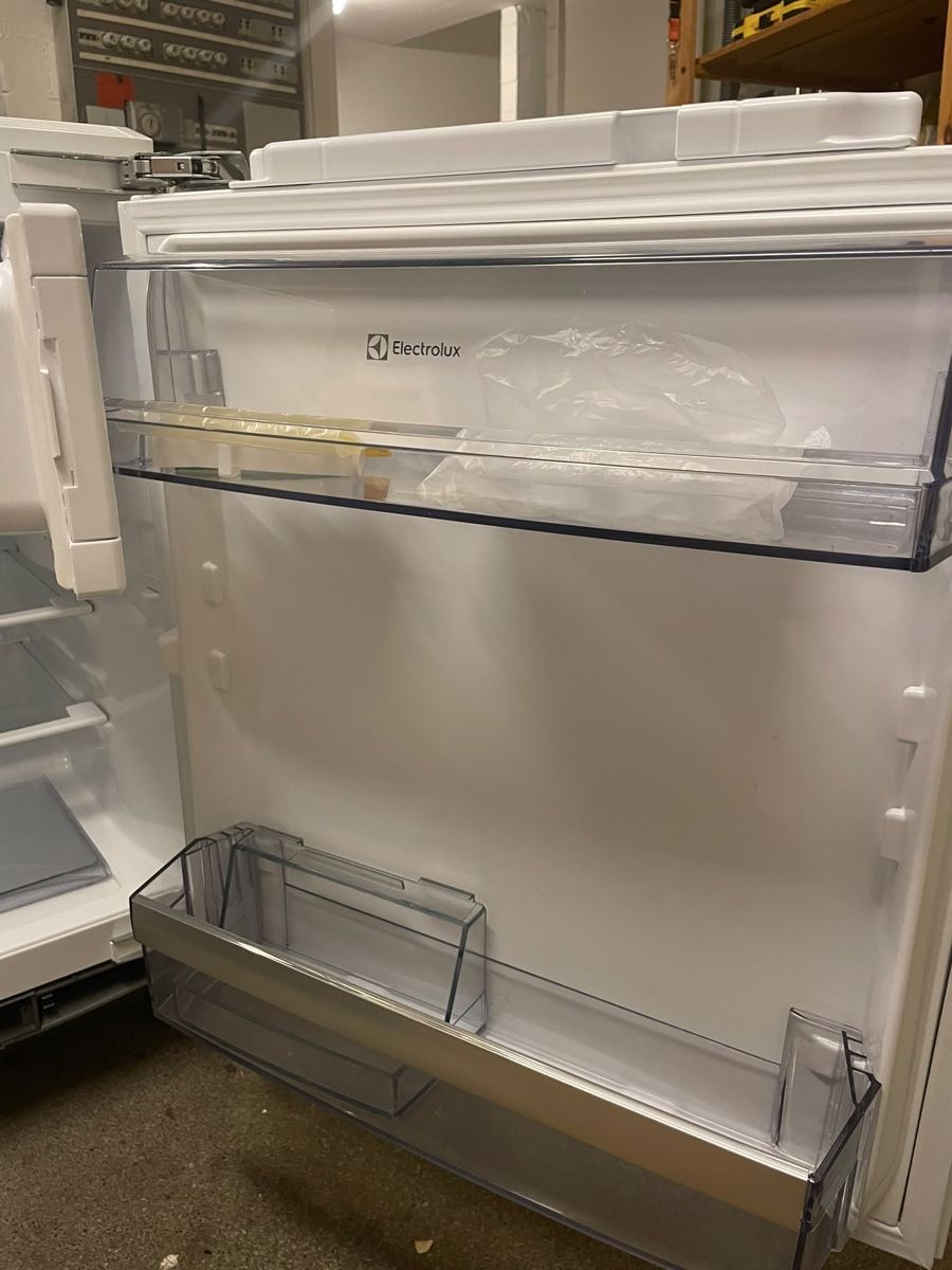 Frigoriferi: Einbau-Kühlschrank Electrolux UK1205SR – Nuovo (secondo la descrizione) da Meilen venduto da jes_c25c 1