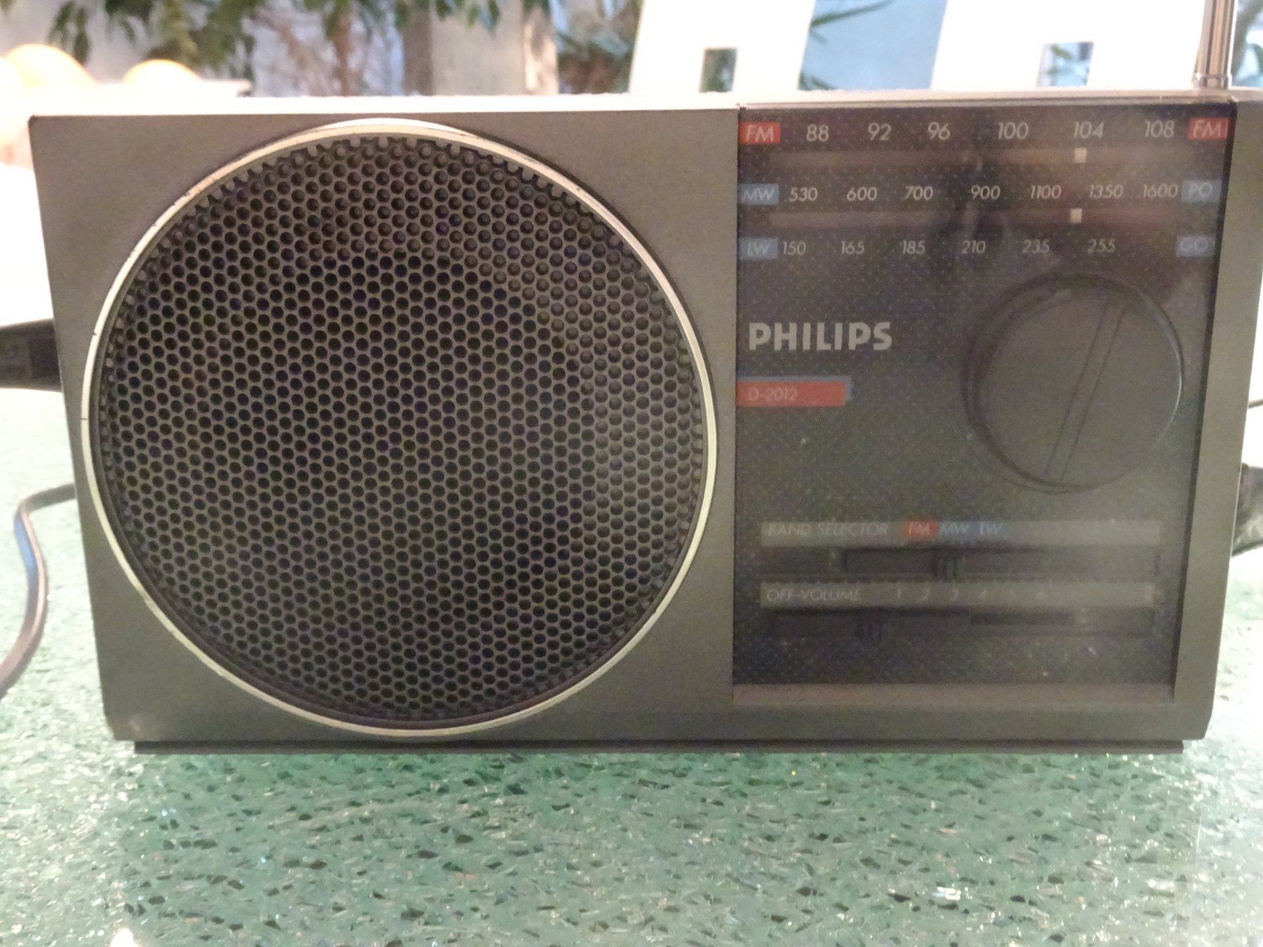 Radio: Radio Philips D-2012 – Usato da Muttenz venduto da wyhaegli