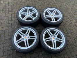 19 Zoll Felgen Komplettwinterräder Original Porsche 911 991