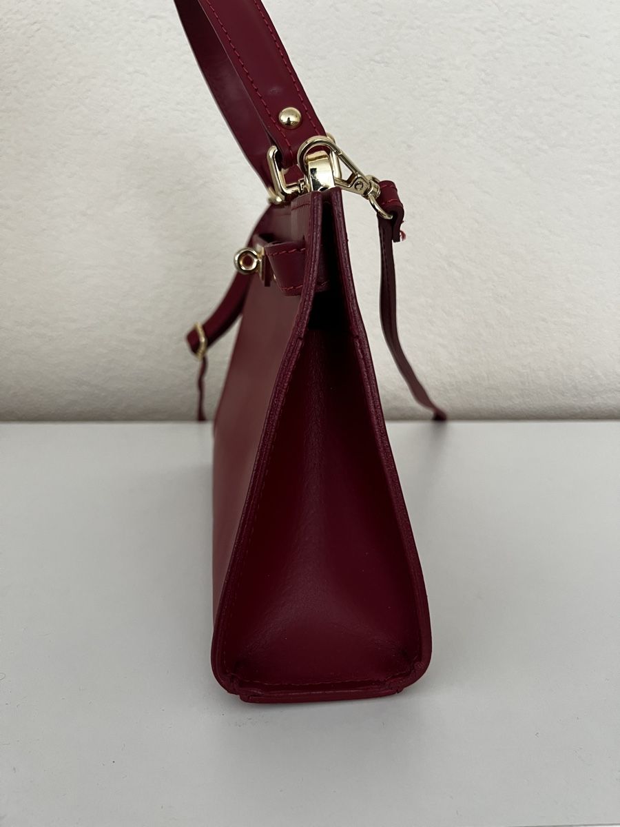 Borse da donna: Burgundy Mini Bag - Stylish and Versatile Fall Handbag! – Nuovo (secondo la descrizione) da Ostermundigen venduto da mar_6bs5 3