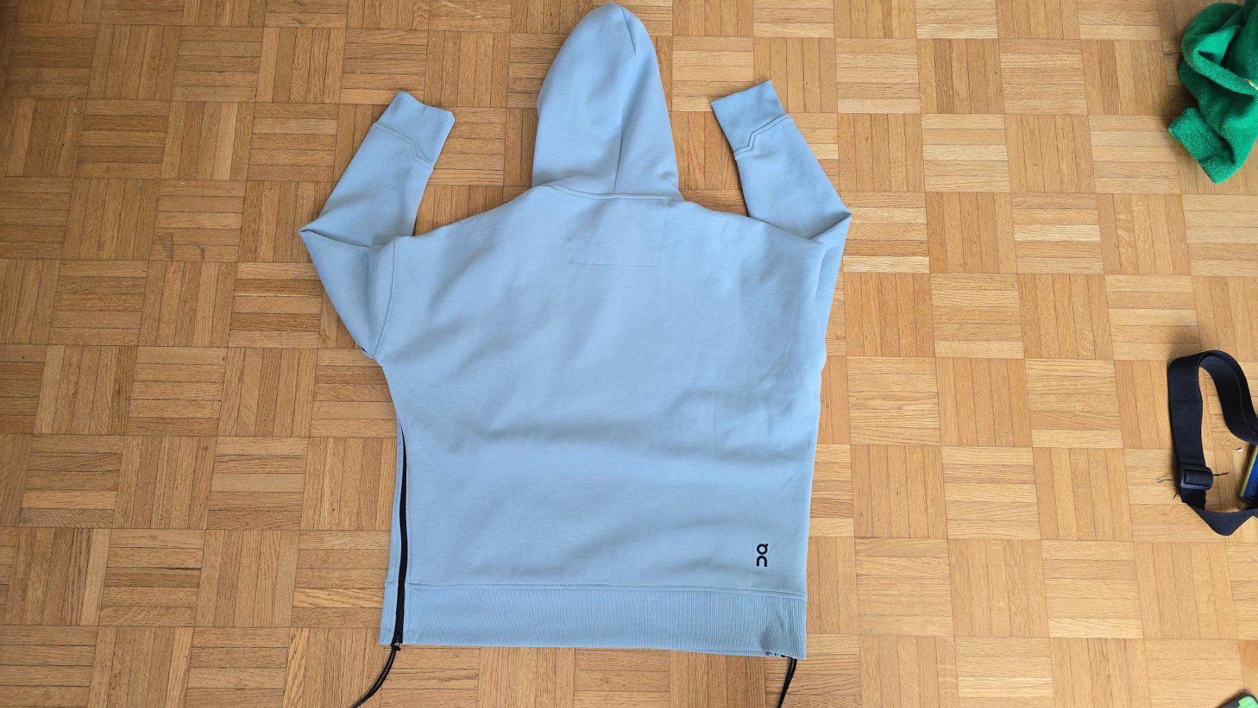 Maglioni & Felpe: On Running Hoodie Damen Gr. S  Kapuzenpullover – Usato da Wallisellen venduto da theblacksheep 1