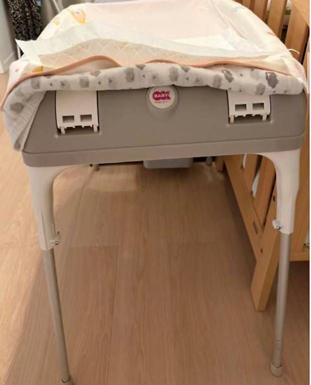 Wickeltisch & Zubehör: Table à langer ou pour baignoire bébé  – Gebraucht aus Bellevue von mz_GVA 1