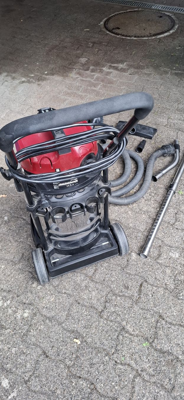 Einhell Staubsauger & Zubehör: Nass-/Trockensauger Einhell TE-VC 2230 SA  – Gebraucht aus Guntershausen von Jtattoo 4