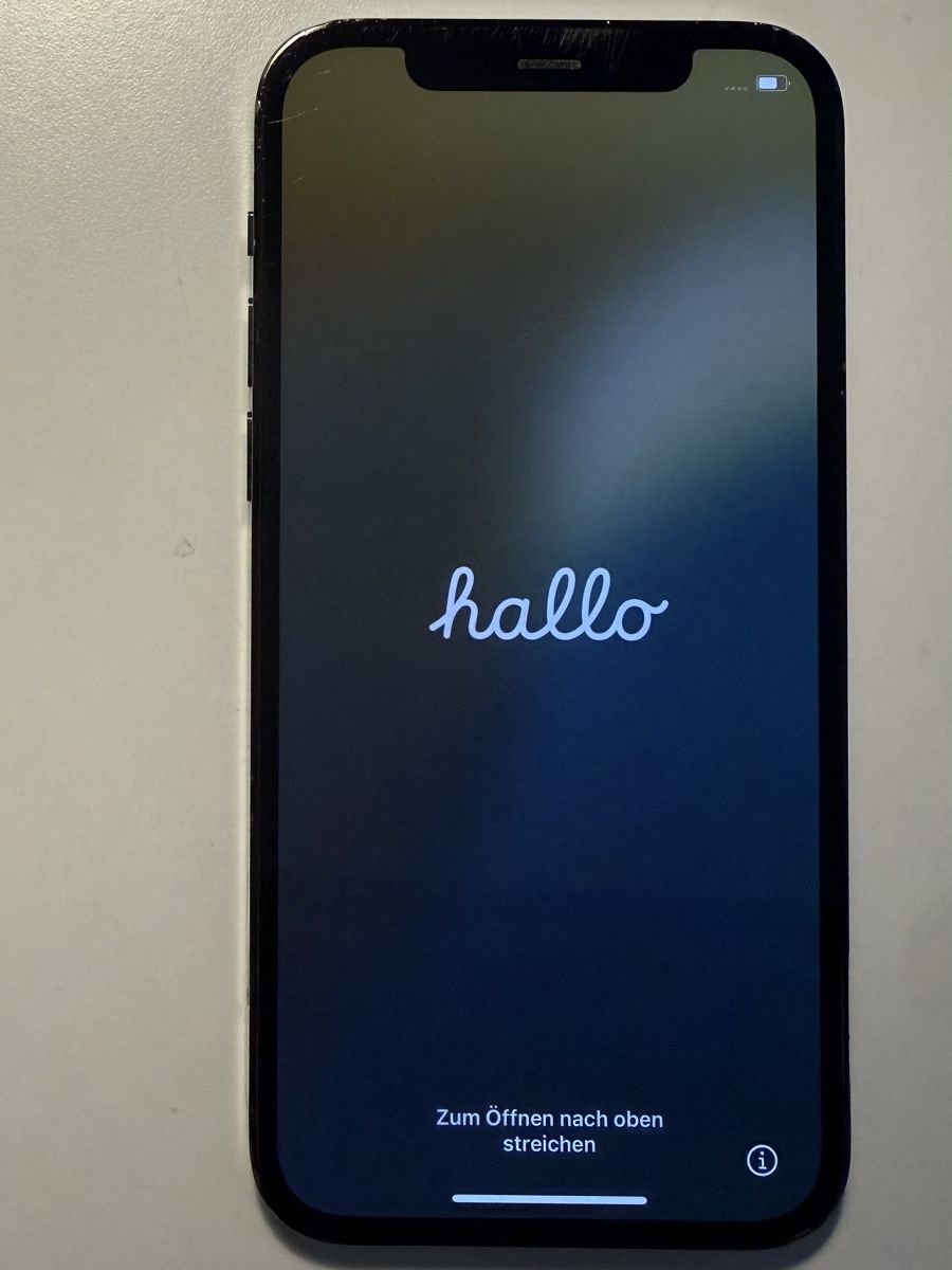 Apple Handys / Smartphones: iPhone 12 Pro - Rückseite defekt – Defekt aus Maienfeld von gian.313