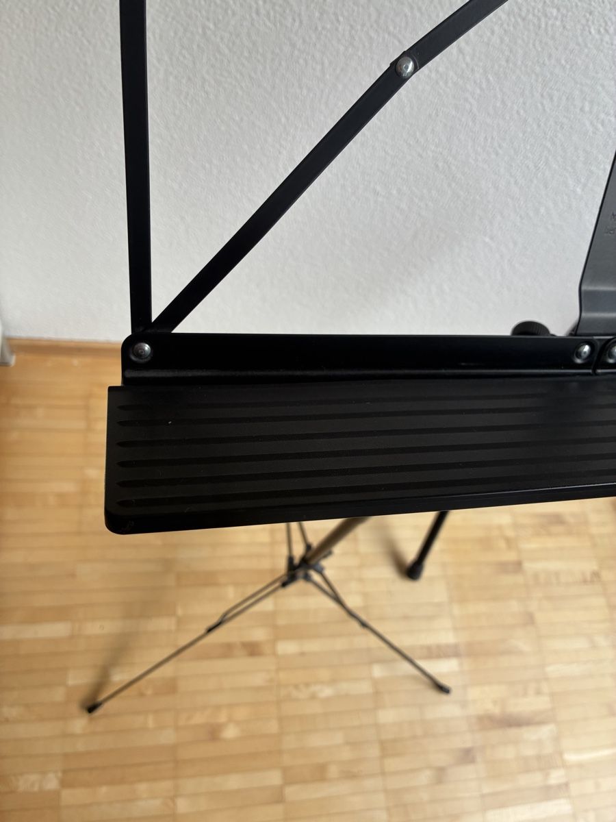 König & Meyer Supporti per strumenti musicali & leggii: Sacophon und Notenständer – Usato da Buchs AG venduto da sasami01 1