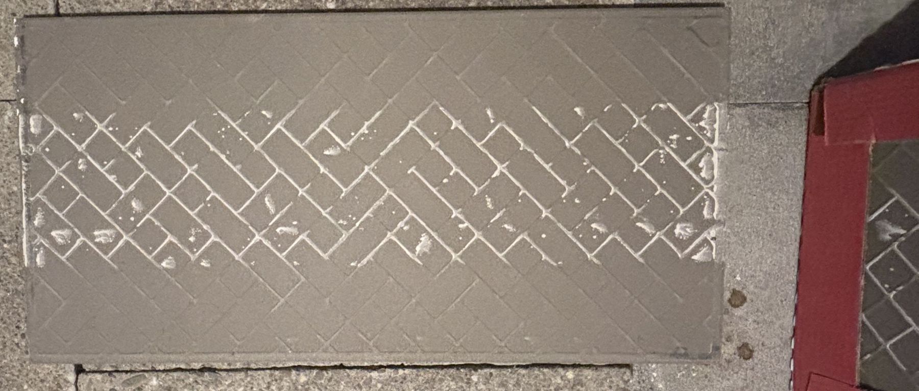 Rivestimenti per pavimenti: Diverse Keramikfliesen – Usato da Buchs AG venduto da SellAndBuyX 3