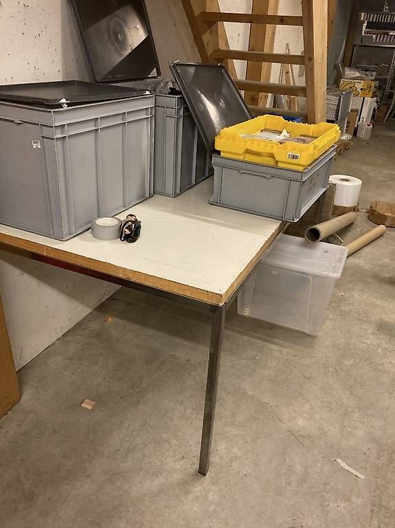 Tavoli: 2 solide Arbeitstische 2 x 1 m, 75 cm hoch – Usato da Schlieren venduto da kasuemir 2