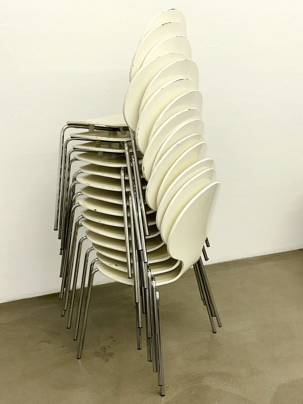 Sedie: 14 Tulip Chairs – Usato da Zürich venduto da alocinnovregnes 3