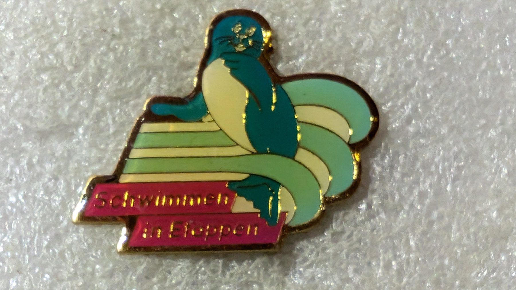 Placchette & Badge: Ansteckpin 166: Schwimmen in Etappen – Usato da Oppligen venduto da Pin-Fall-Shop