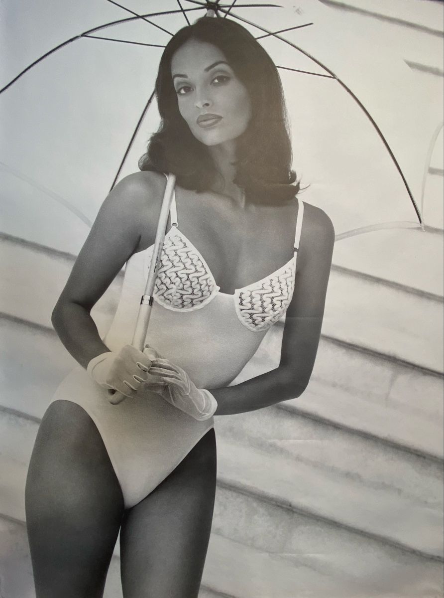 Foto & Immagini: HANRO Poster Schwarz/Weiss – Usato da Bern venduto da uho_72jw 4