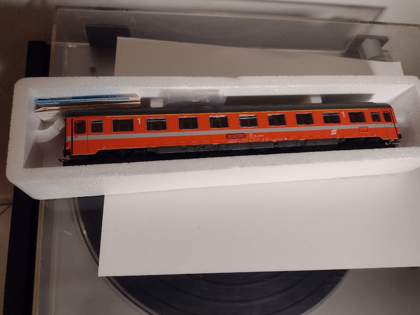 Roco Modellini di ferrovie: Vintage Roco HO Scale Austrian Passenger Train Car – Usato da Zürich venduto da TrainLine 3