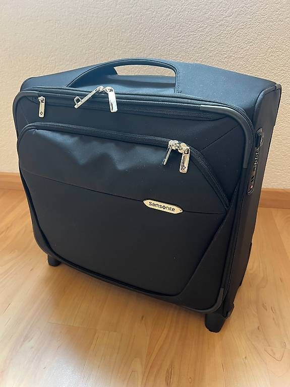 Valigie: Samsonite Rollkoffer schwarz – Usato da Hermetschwil-Staffeln venduto da hiddenvalley
