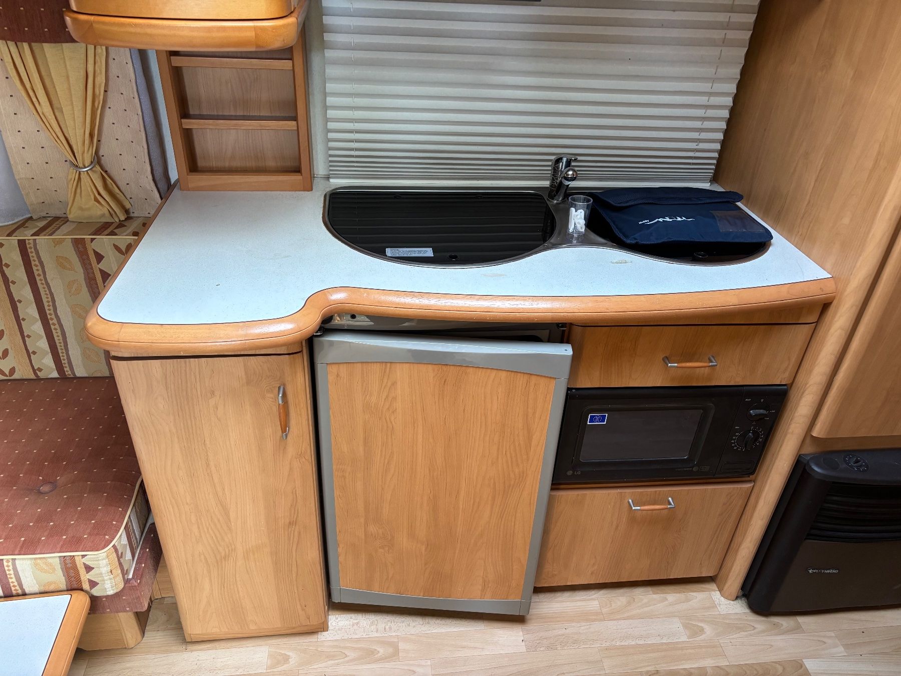 Rimorchi: Wohnwagen Hobby Excellent Caravan – Usato da Bottenwil venduto da schaefere 4