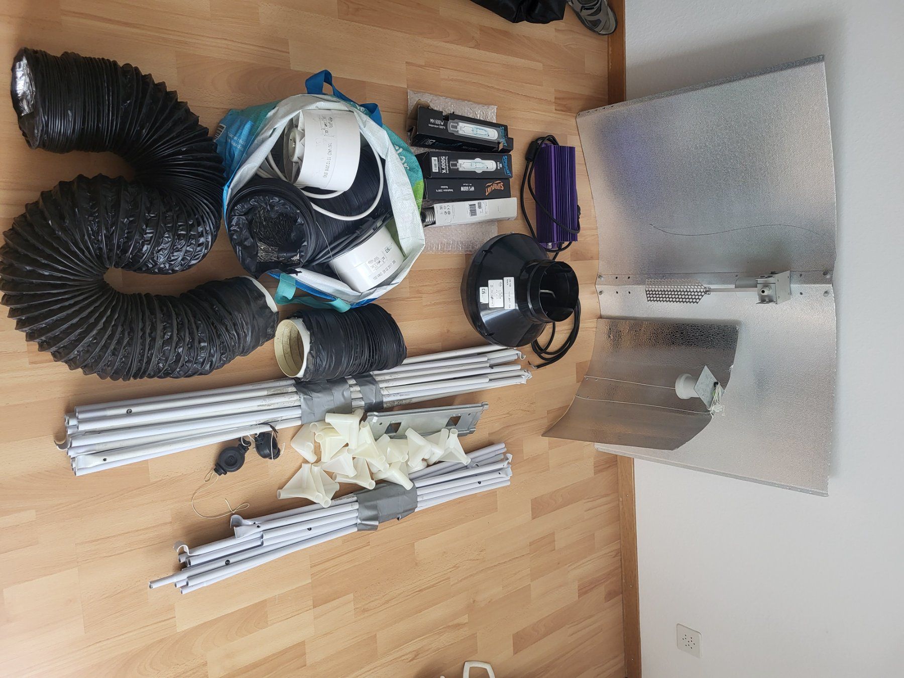 Growbox Altro: 2 Indoor-Anbauzelte mit Zubehör – Usato da Erstfeld venduto da joc_hhv8 2