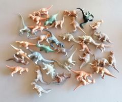 35 Dinosaurier Figuren zum Spielen