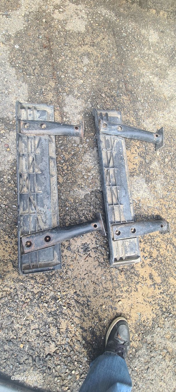 Jeep Tutti pezzi di ricambio auto: Trittbretter Set für Jeep Wrangler – Usato da Tägerwilen venduto da miaK 2