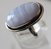 Neu: Chalcedon Ring Schmuck Grösse 56 /16