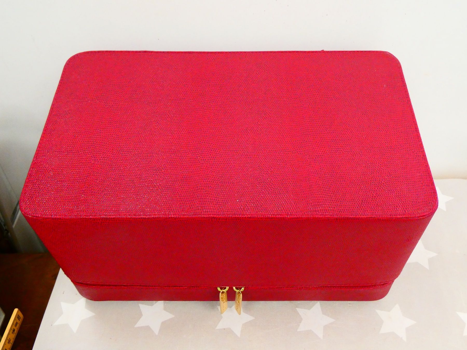 Valigie: Estee Lauder kleiner Koffer – Usato da Rafz venduto da Powacaddy 4