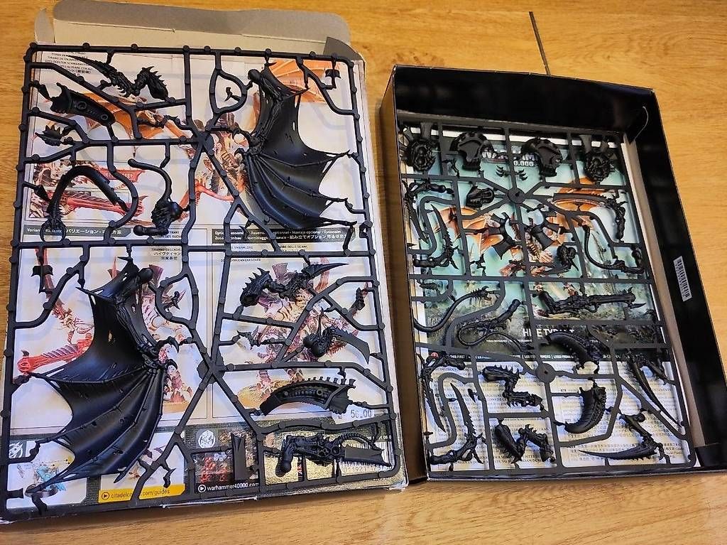 Kits de montage: Warhammer 40k - Tyranids Hive tyrant – D'occasion à Neuchâtel par for_yxg8