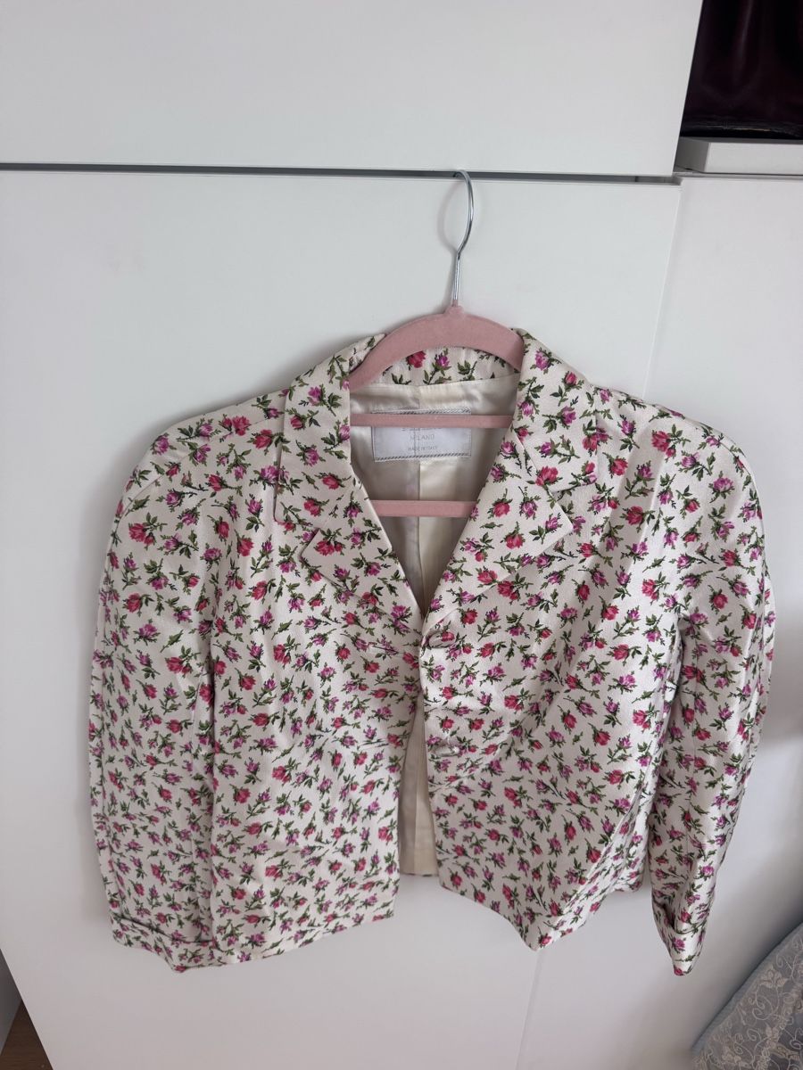 Prada Giacche: Prada Blazer Blumenmuster Wolle Seide Grösse 40 beige – Usato da Kilchberg ZH venduto da natiimlr