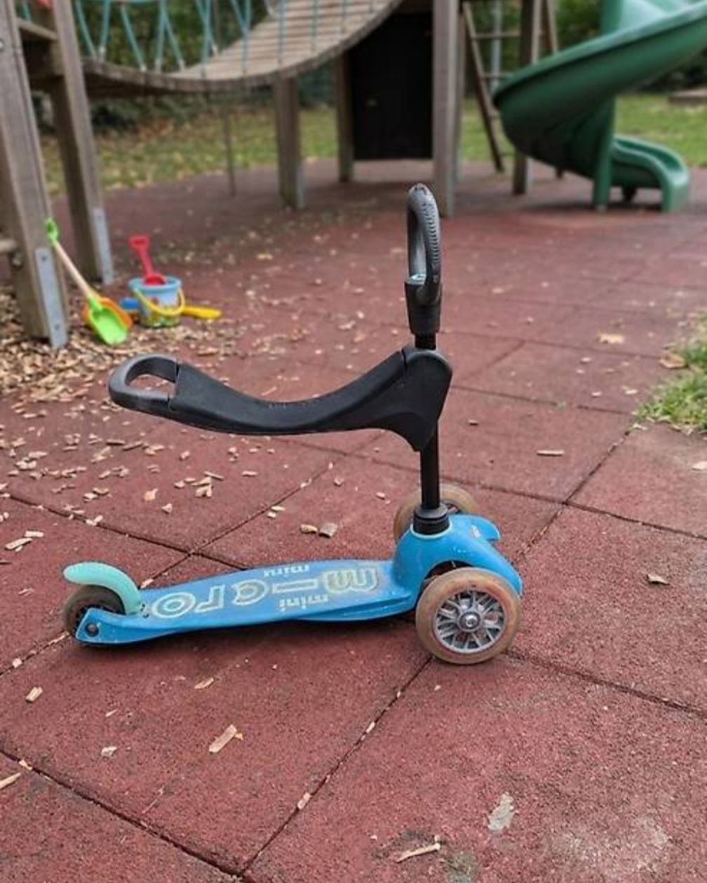 Micro Kickboard: Mini Micro Roller blau mit Sitz gute Zustand – D'occasion à Münchenstein par sve_87sg 1