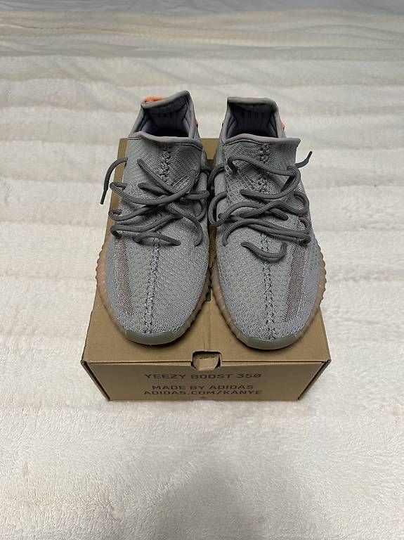 Herrenschuhe: Yeezy Boost 350 / grau – Gebraucht aus Biel/Bienne von http.tanja