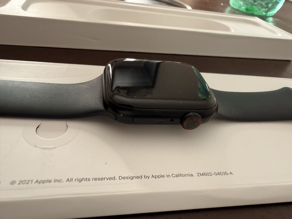 Apple Smartwatch: Apple Watch 8 45mm LTE GPS – Usato da Stäfa venduto da Laafit 6