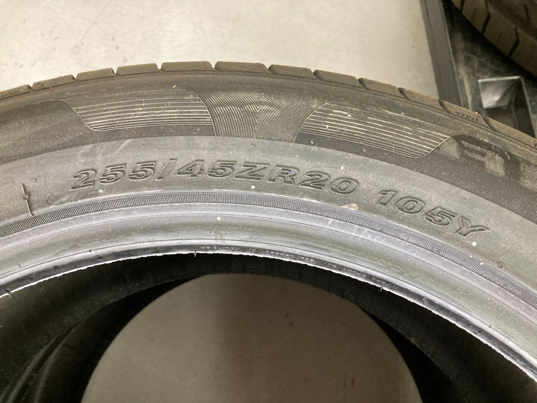 Pneumatici & Ruote complete: 255/40R20 Sommerpneu – Nuovo (secondo la descrizione) da Cham venduto da WB2223 1