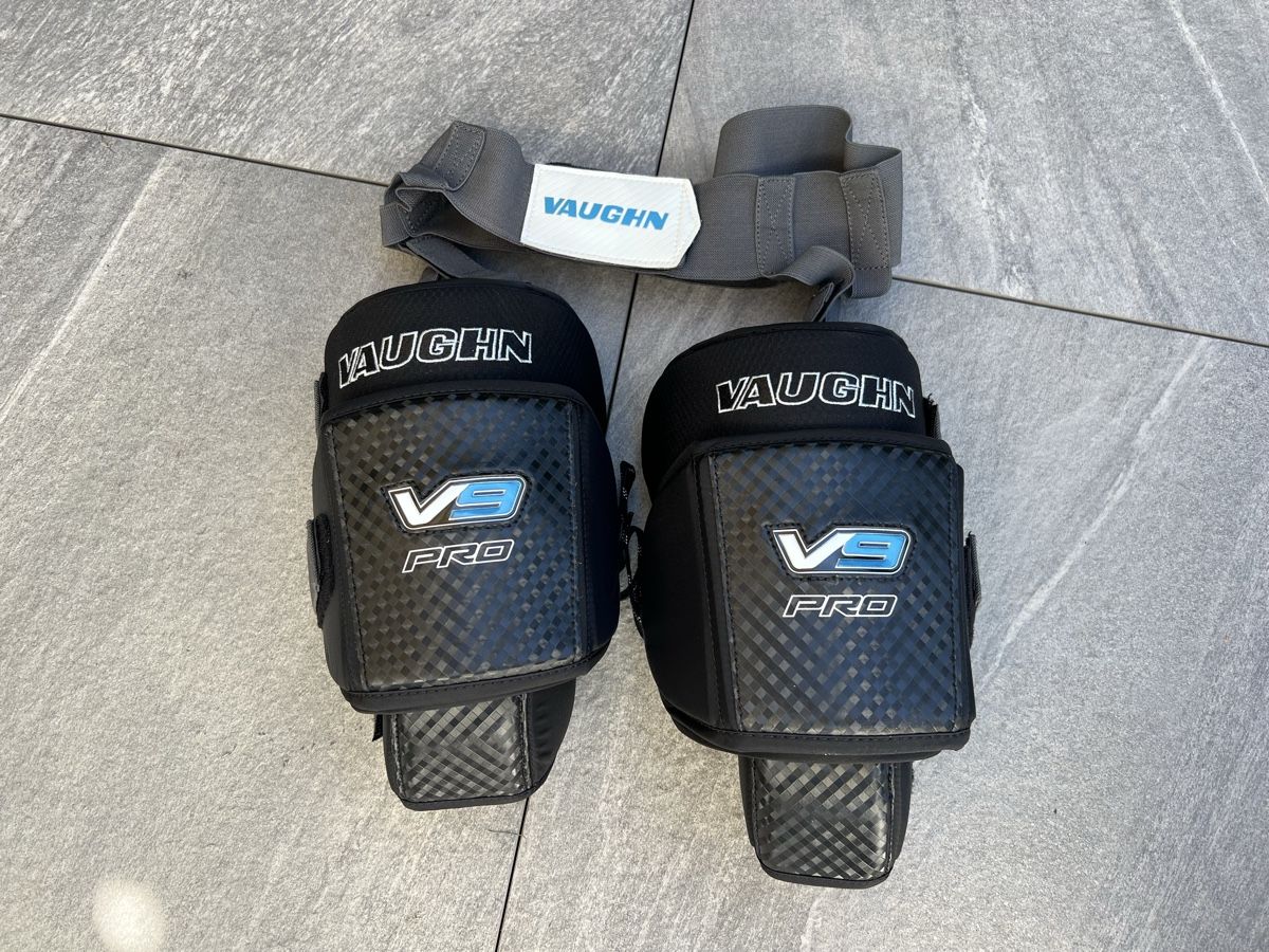Schutz & Schoner: Goalie Knieschoner Vaughn V9 Pro SR – Neu (gemäss Beschreibung) aus Gutenswil von Max311